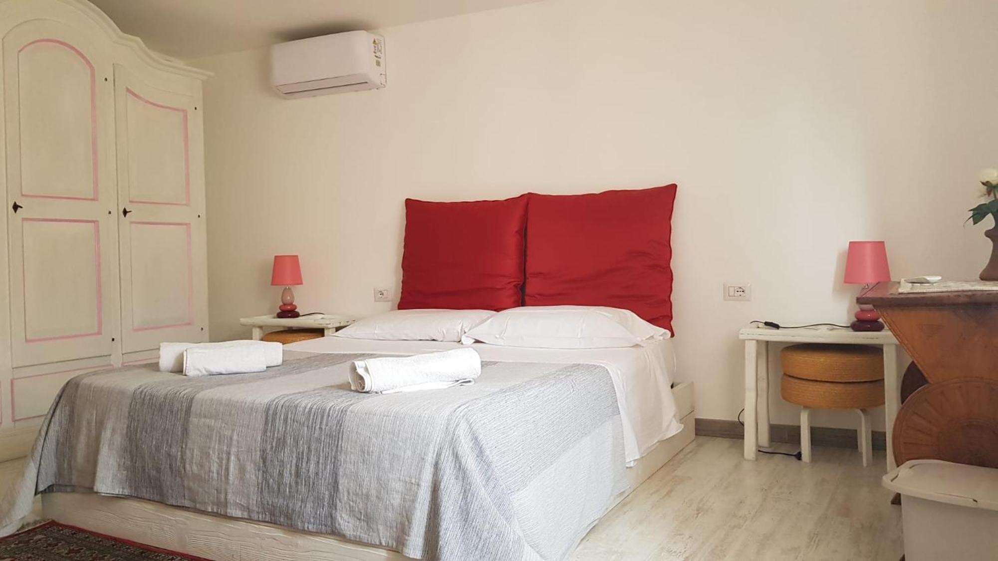 Pm 1 Via Armando Diaz Guest House أولبيا المظهر الخارجي الصورة