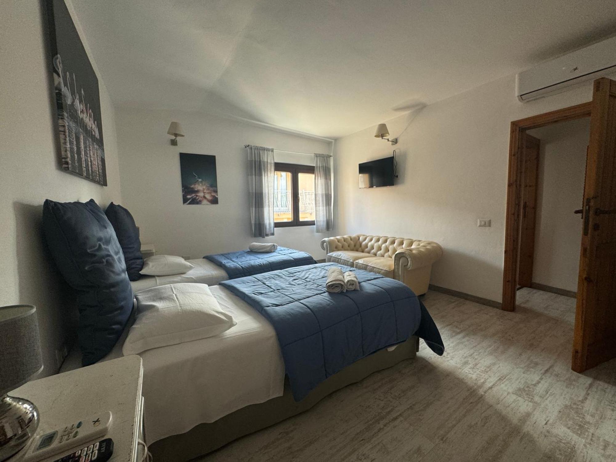 Pm 1 Via Armando Diaz Guest House أولبيا المظهر الخارجي الصورة