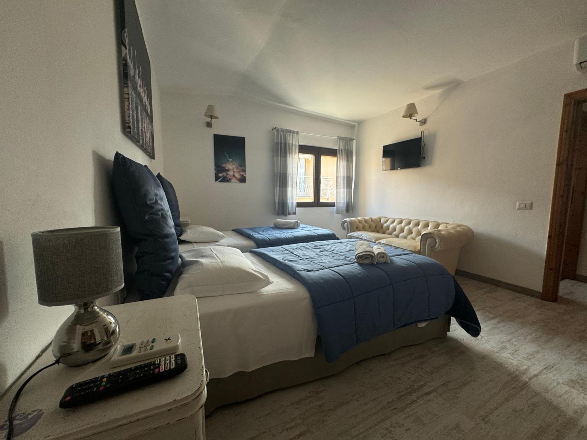 Pm 1 Via Armando Diaz Guest House أولبيا المظهر الخارجي الصورة