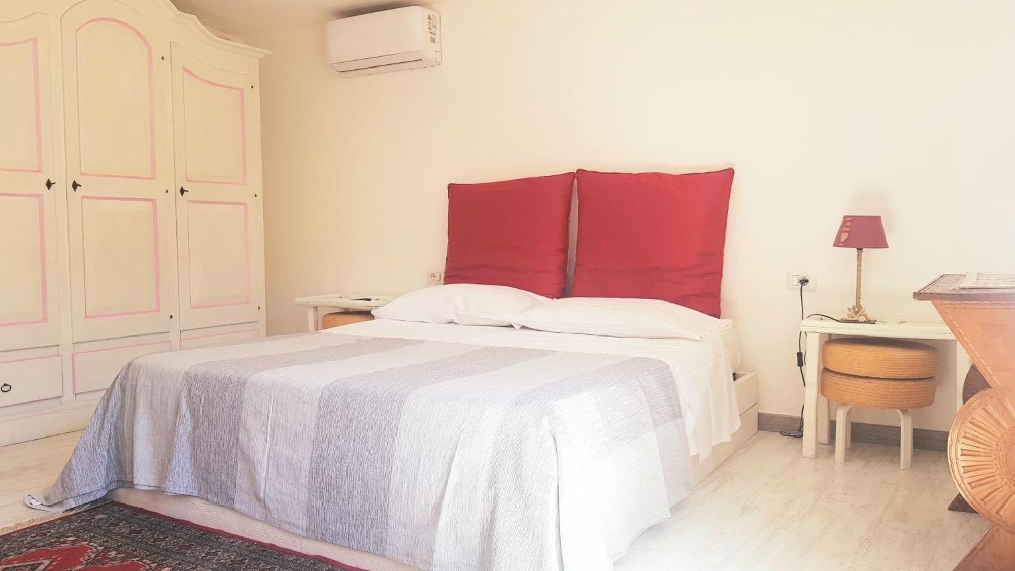 Pm 1 Via Armando Diaz Guest House أولبيا المظهر الخارجي الصورة