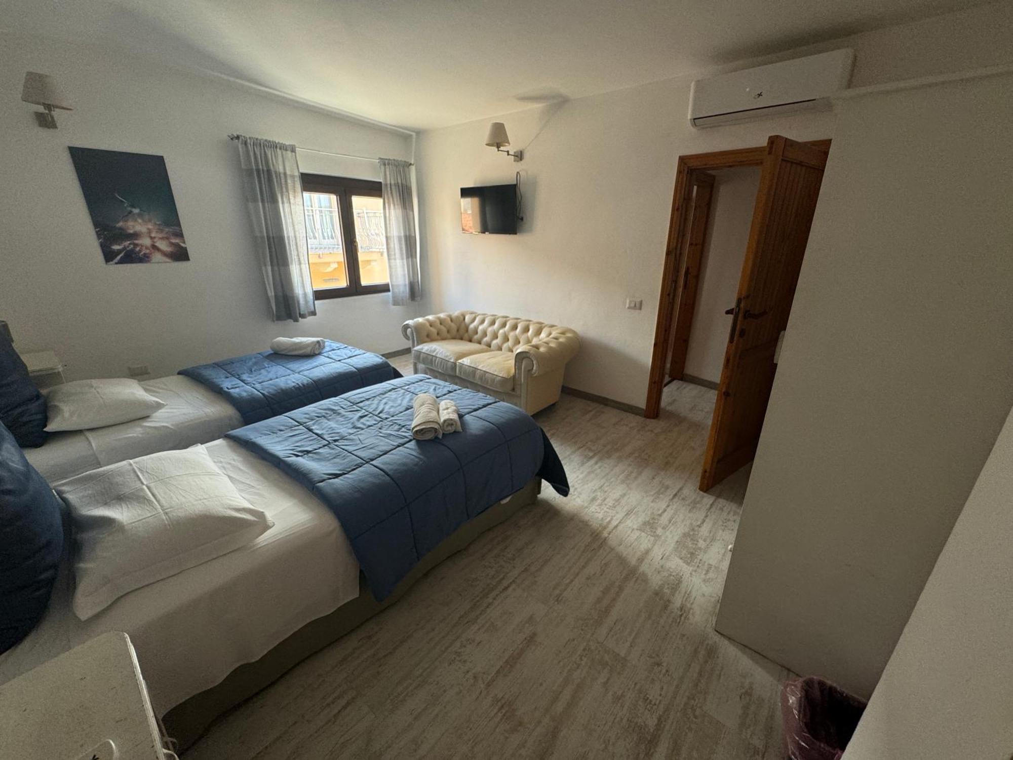 Pm 1 Via Armando Diaz Guest House أولبيا المظهر الخارجي الصورة