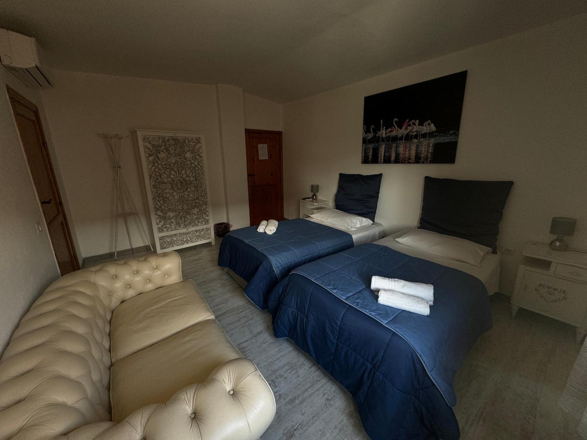 Pm 1 Via Armando Diaz Guest House أولبيا المظهر الخارجي الصورة