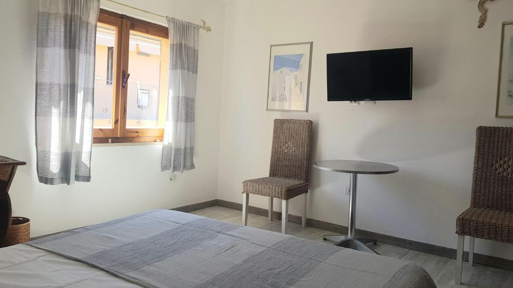 Pm 1 Via Armando Diaz Guest House أولبيا المظهر الخارجي الصورة